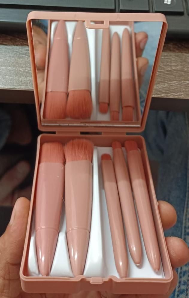 5-in-1 Makeup Brush Set with Built-in Mirror Case | Compact, Travel-Friendly & Easy to Clean (Pack of 1)