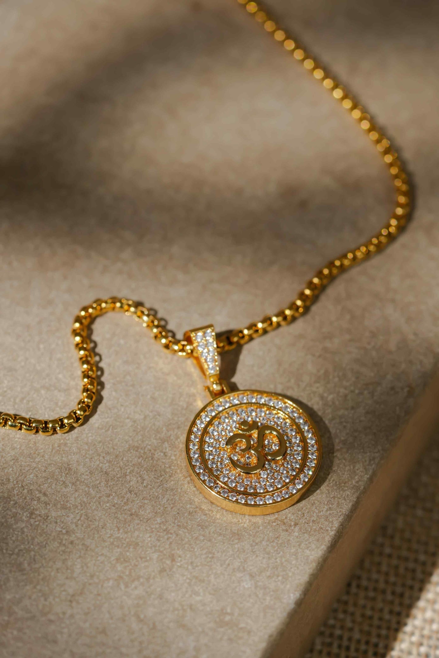 Om Symbol Pendant with Chain – Spiritual Alloy Necklace for Men | Free Size | Pack of 1