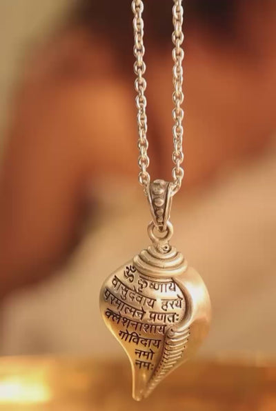 Shri Krishna Shankha Pendant with Chain – Spiritual Silver-Tone Alloy Necklace for Men & Women | Pack of 1